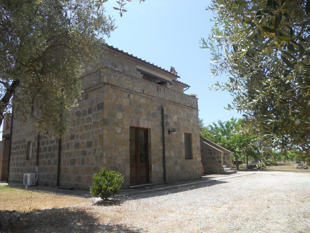 Agriturismo Tenuta Roccaccia Питиляно Екстериор снимка